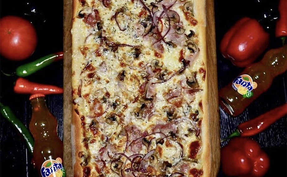 Метровая пицца гомель. Метровая пицца москва. Пицца мариуполь. Метровая пицца белгород. Пицца фон.