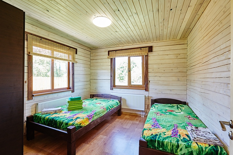 Рыбацкие просторы астрахань база. Агроусадьбы лунинецкого района. Дома полесья беларусь. Усадьба на просторе. Усадьба на просторе.