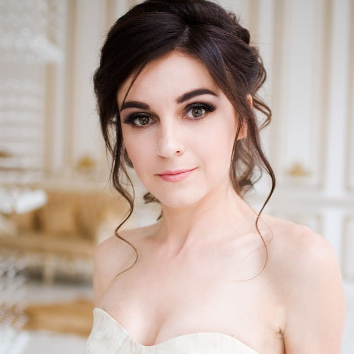 Смотрите, какая акция: cтрижка горячими ножницами, укладка, прическа ...