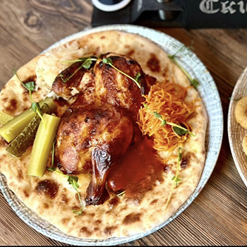 Куда пригласить пару на 14 февраля? Рестораны и доставка