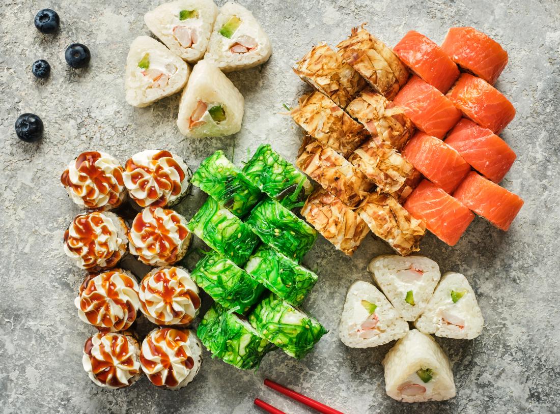 Спецпредложение: сет за 31 р/32шт! Ролл в подарок! Суши-сеты от 24 р/до 2330 г от "More sushi"