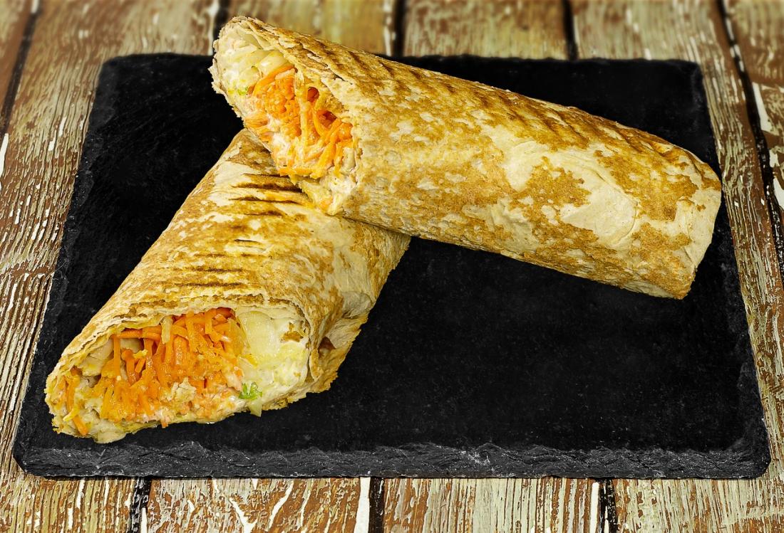 Лаваш в упаковке. Лаваш сырный в упаковке. Сулугуни в лаваше. Сырный лаваш сыр. Оранжевый лаваш.