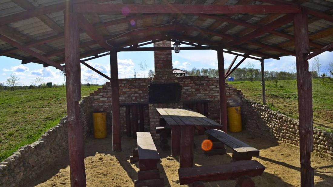 Проживание в гостевом домике от 30 руб/человек + баня, аренда беседки на базе отдыха