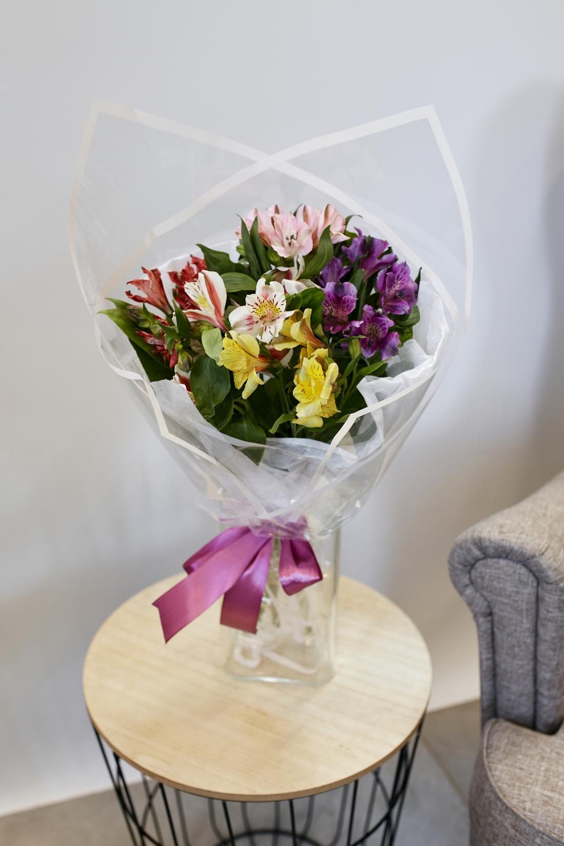 Смотрите, какая акция: букеты и композиции в магазине цветов "Эдем" со ...