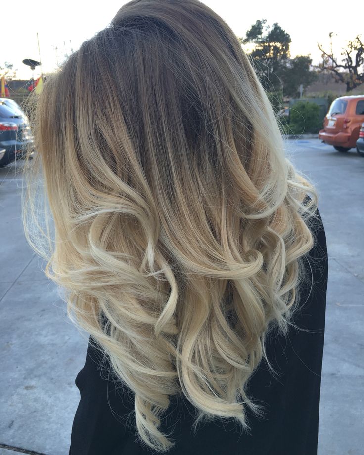 605336dc42a9a933ab9e752866ea89a0--light-blonde-balayage-blonde-curls.jpg