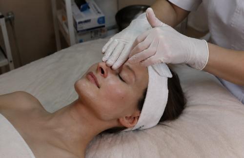 Карбокситерапия, чистка лица, пилинги, массаж лица от 50р в "Inside beauty"