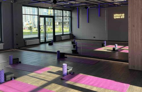 Массаж за 56р, абонементы от 94,50р в студии "BB fitspace" и "BeeHappyStudio"