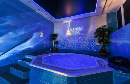 Сауна, турецкий хамам, джакузи от 30р, спа-программы от 180р в "Планета SPA"