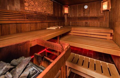 Сауна, турецкий хамам, джакузи от 30р, спа-программы от 180р в "Планета SPA"