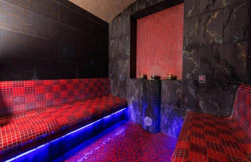 Сауна, турецкий хамам, джакузи от 30р, спа-программы от 180р в "Планета SPA"